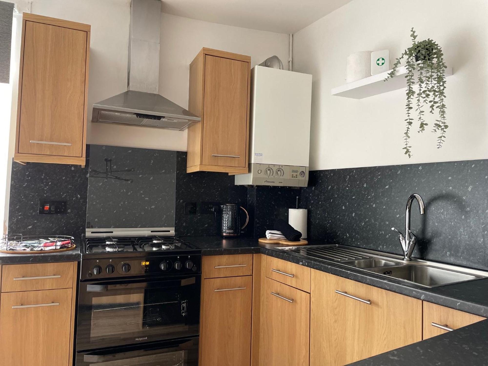 Flat 1 Apartment Lampeter Bagian luar foto
